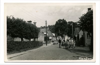 A 05   Dorpsstraat Hantum jaren vijftig  vraagteken 