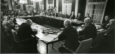 07   Laatste vergadering gemeenteraad WD   1983