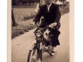 Op de bromfiets   1960