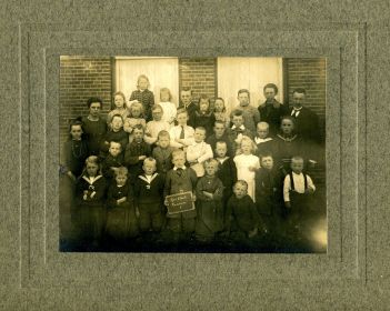 13   Geref. school Hantum  jaartal 