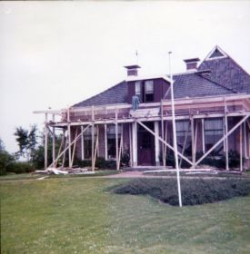 028   Simmer 1983   Fernijen fan de daksgoaten