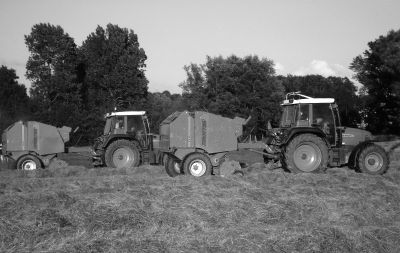 Maatschap Hoekstra   rolbalenpersen 1