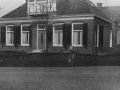 schoolmeesterhuis met school